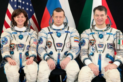 Why dont russians smile astronauts cosmonauts no title.jpg